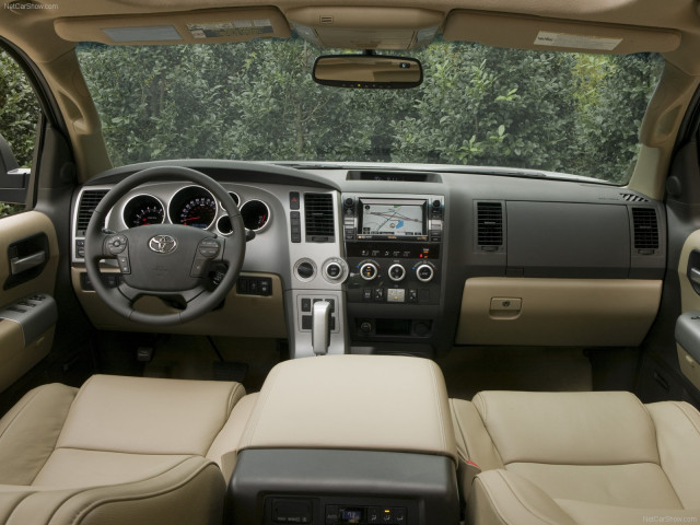 Toyota Sequoia фото