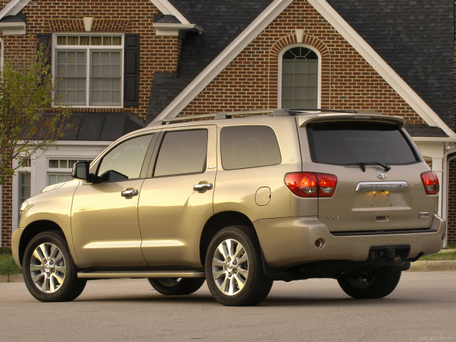 Toyota Sequoia фото