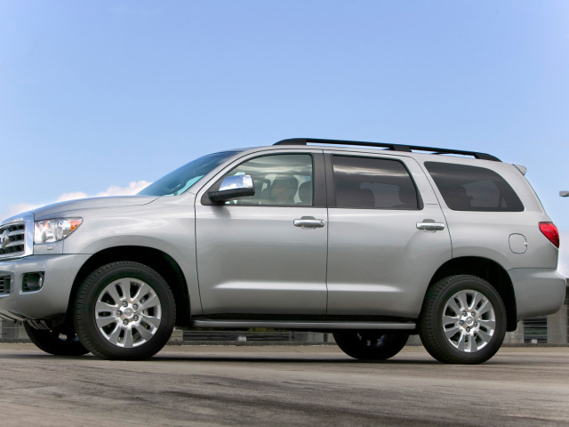 Toyota Sequoia фото
