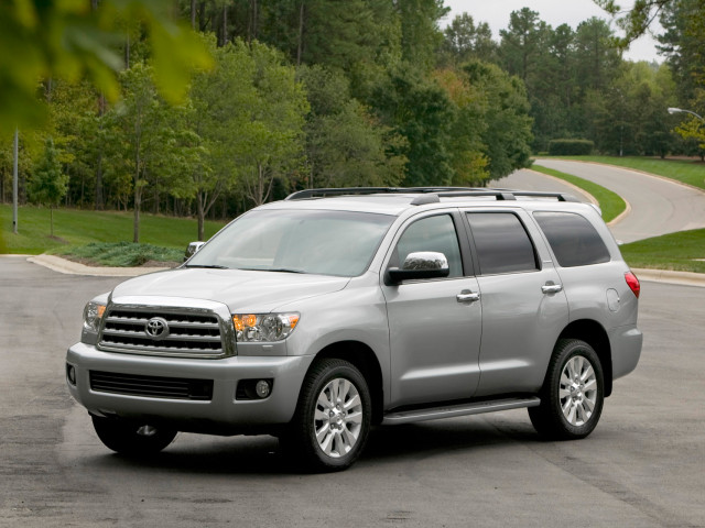 Toyota Sequoia фото