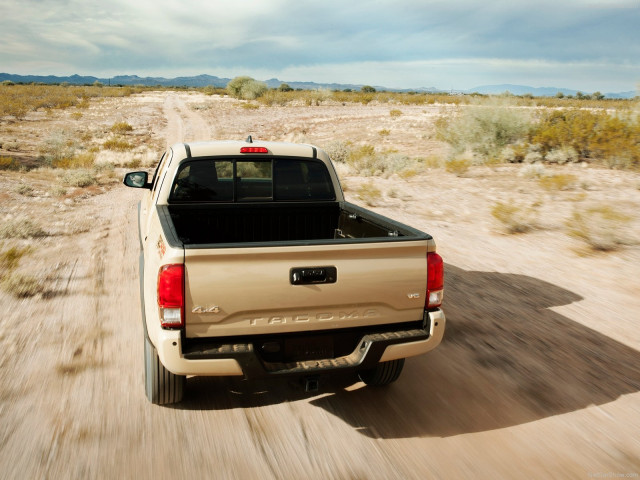 Toyota Tacoma TRD Off-Road фото