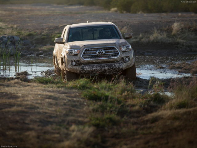 Toyota Tacoma TRD Off-Road фото