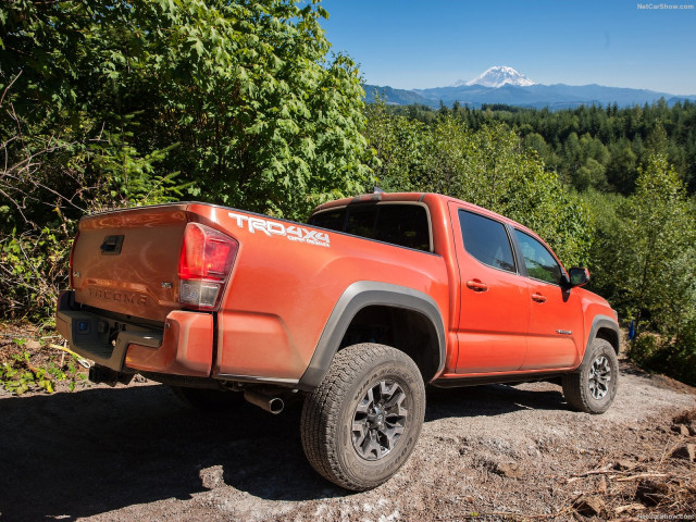 Toyota Tacoma TRD Off-Road фото