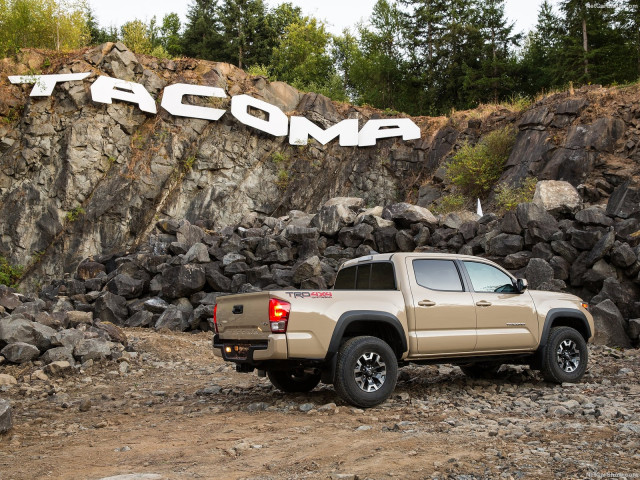 Toyota Tacoma TRD Off-Road фото