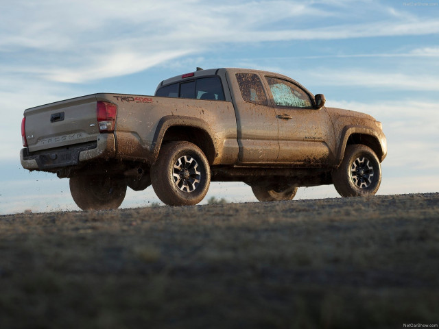 Toyota Tacoma TRD Off-Road фото