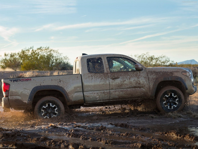 Toyota Tacoma TRD Off-Road фото