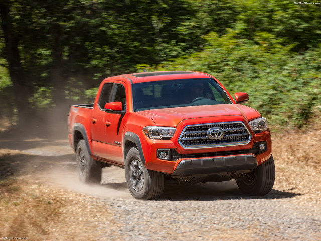 Toyota Tacoma TRD Off-Road фото