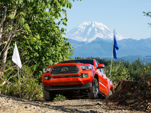 Toyota Tacoma TRD Off-Road фото