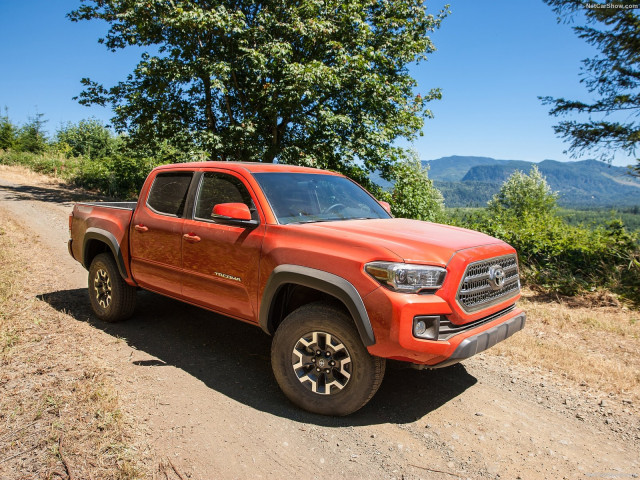 Toyota Tacoma TRD Off-Road фото