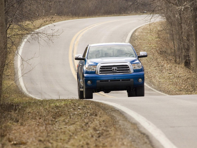 Toyota Tundra фото