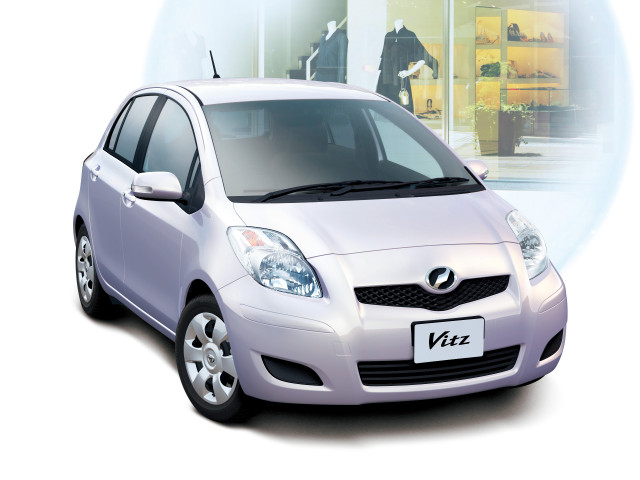 Toyota Vitz фото