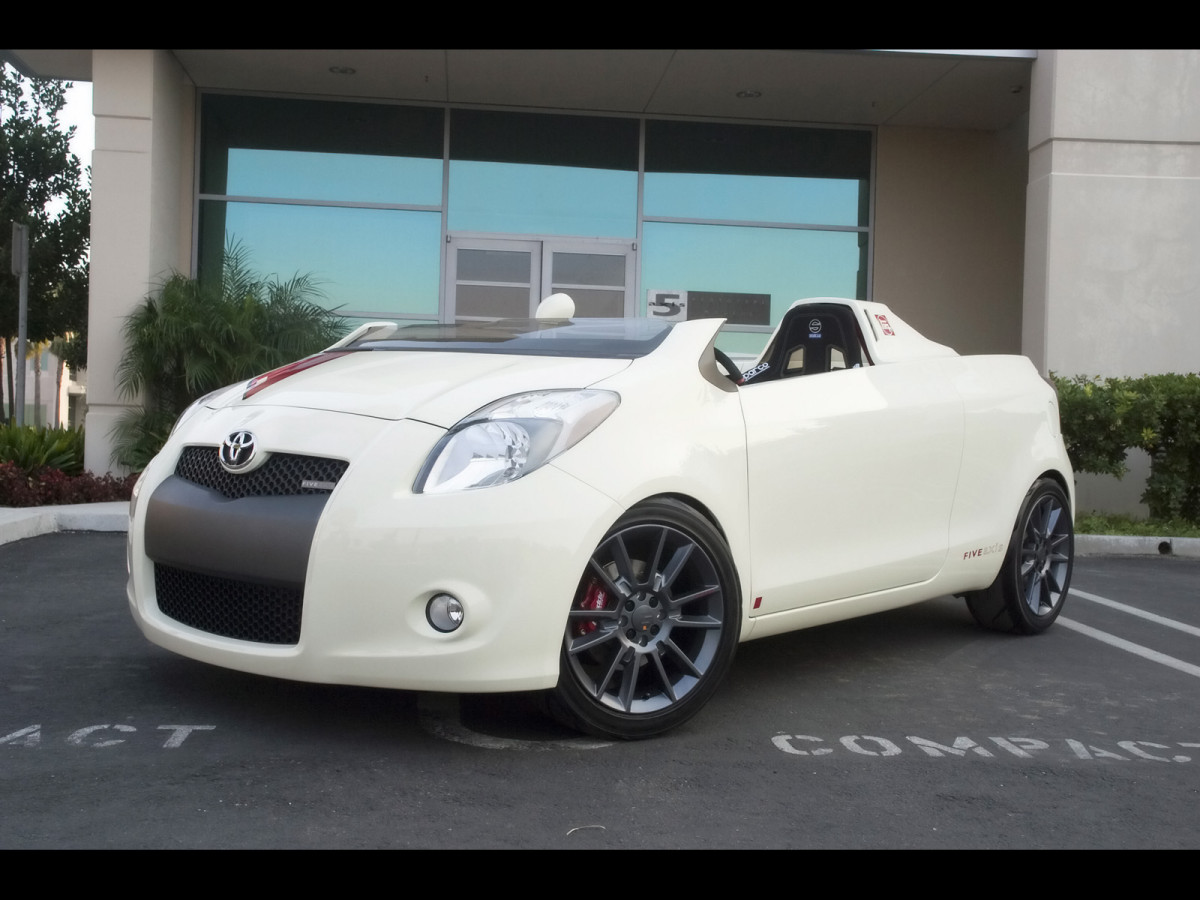 Toyota Yaris Club at SEMA фото 60477