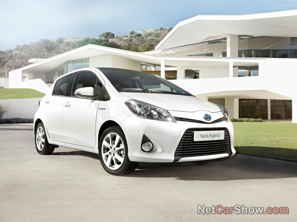 Toyota Yaris Hybrid фото 96020