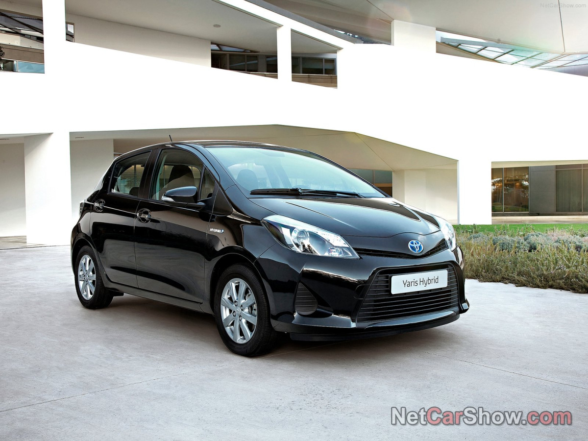 Toyota Yaris Hybrid фото 96023