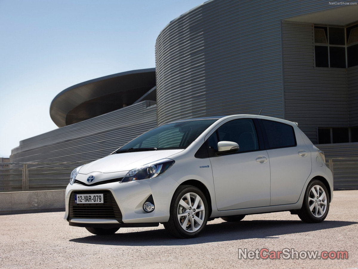 Toyota Yaris Hybrid фото 96027