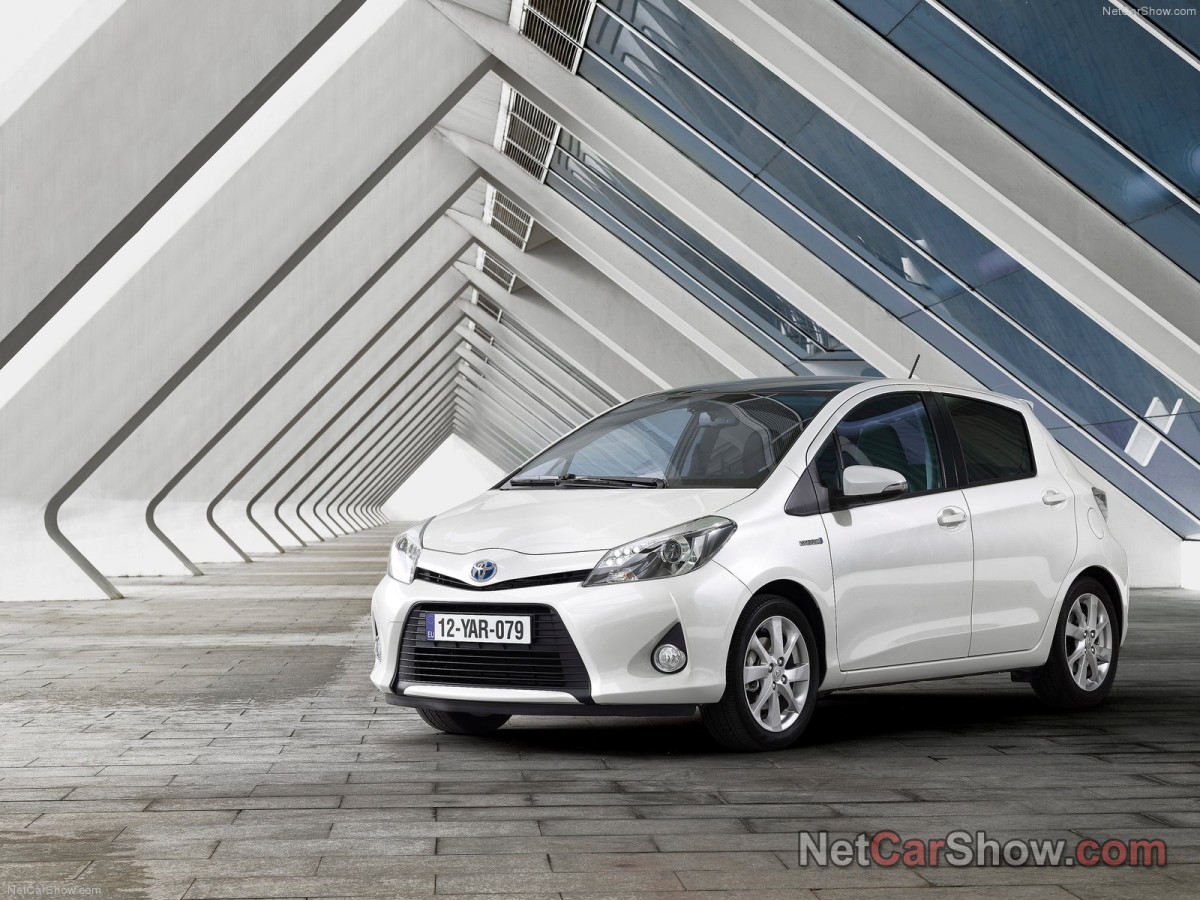 Toyota Yaris Hybrid фото 96029