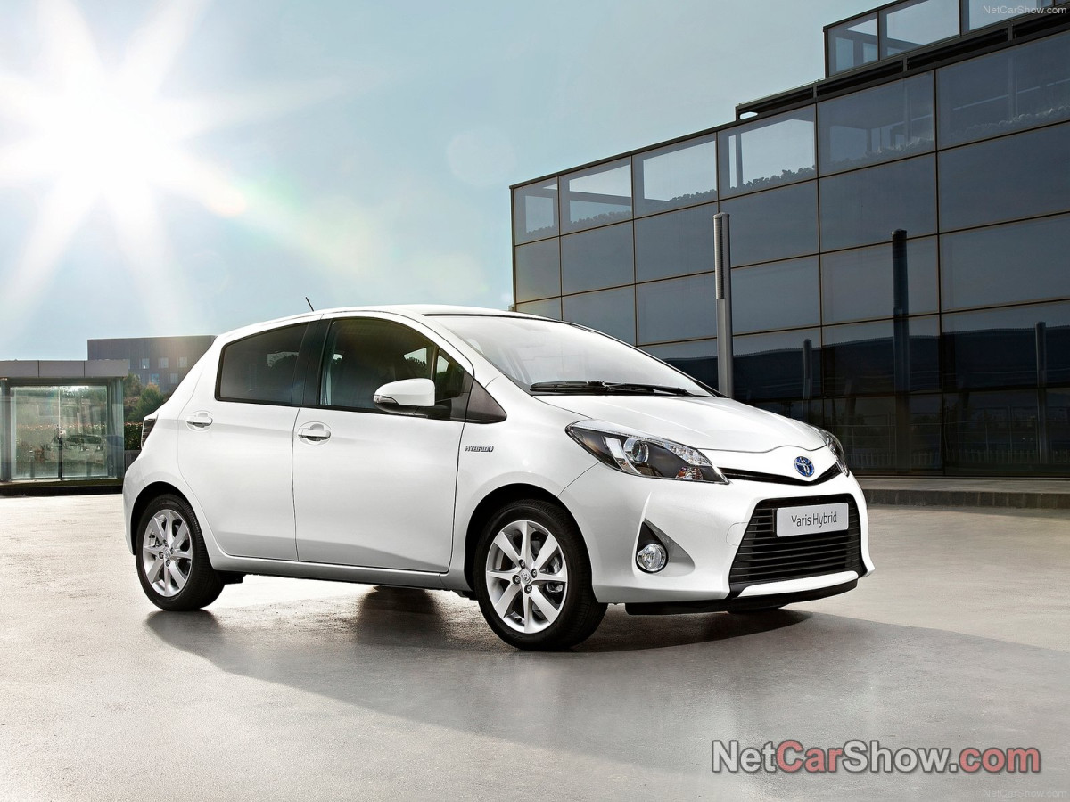 Toyota Yaris Hybrid фото 96032