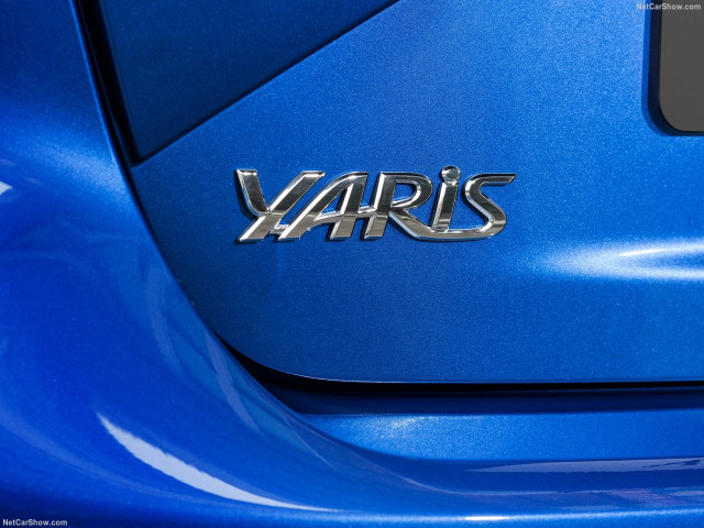 Toyota Yaris фото