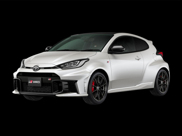 Toyota Yaris фото