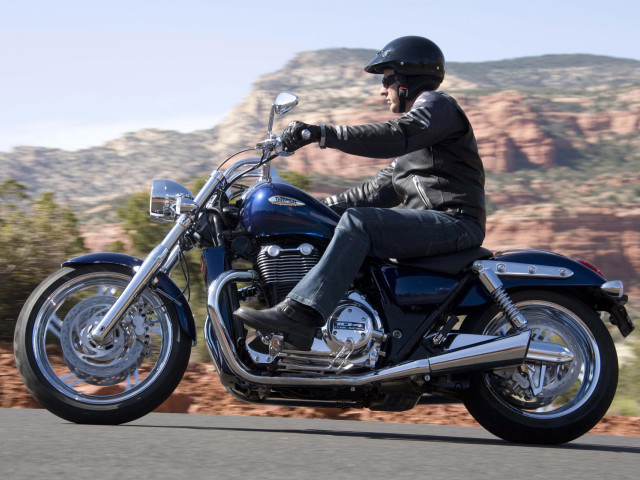 Triumph Thunderbird фото
