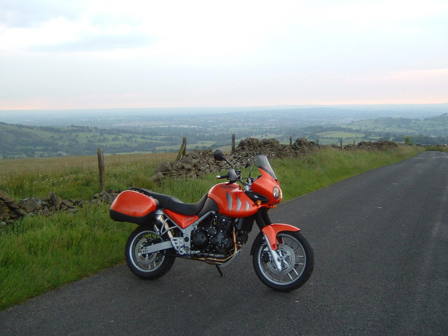 Triumph Tiger фото