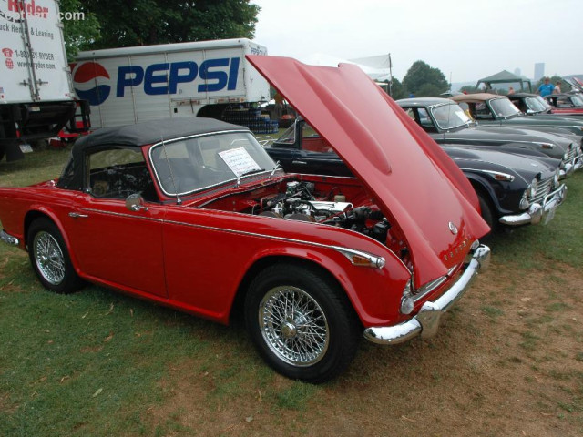 Triumph TR4A фото