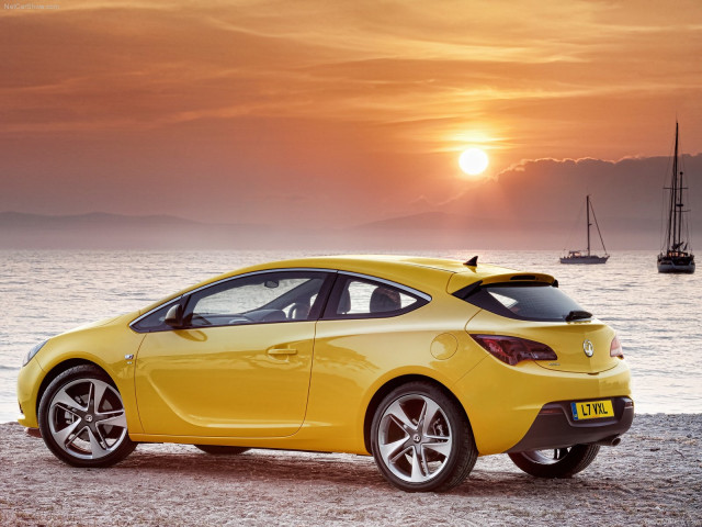 Vauxhall Astra GTC фото