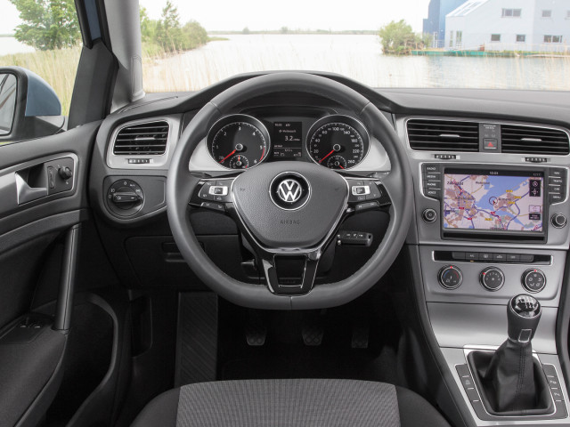 Volkswagen Golf BlueMotion фото