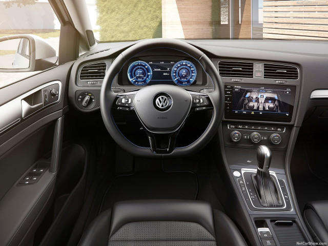 Volkswagen Golf BlueMotion фото