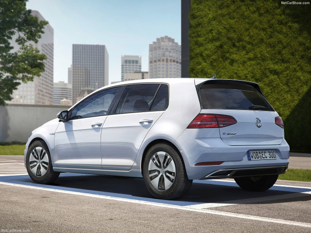 Volkswagen Golf BlueMotion фото