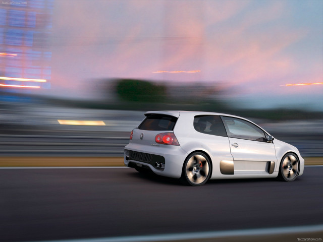 Volkswagen Golf GTI W12 650 фото