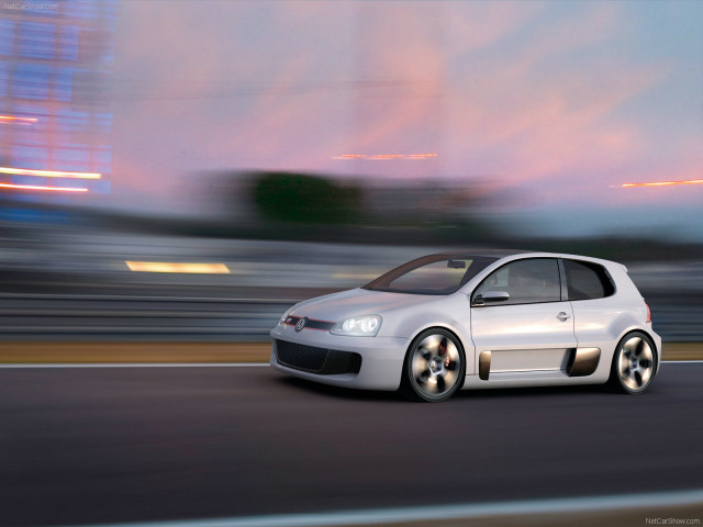 Volkswagen Golf GTI W12 650 фото