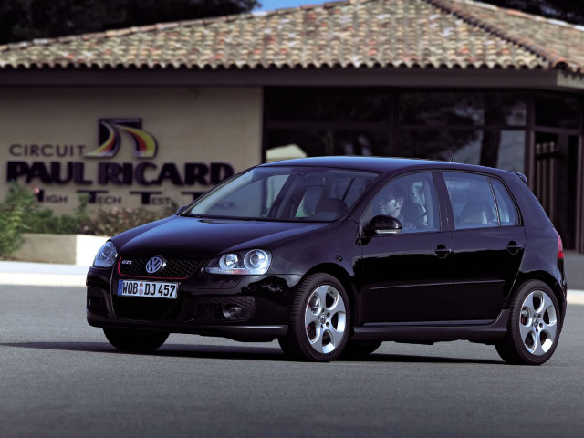 Volkswagen Golf GTI фото