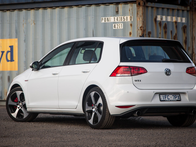 Volkswagen Golf GTI фото