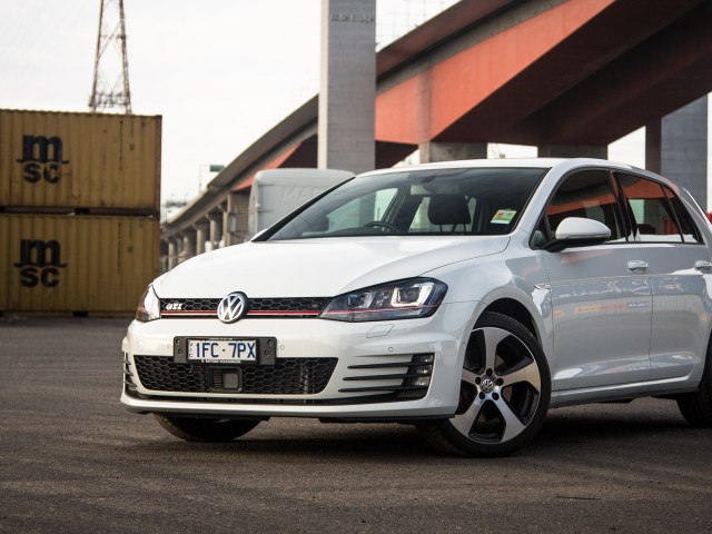 Volkswagen Golf GTI фото