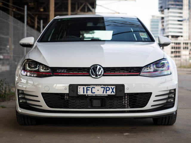 Volkswagen Golf GTI фото