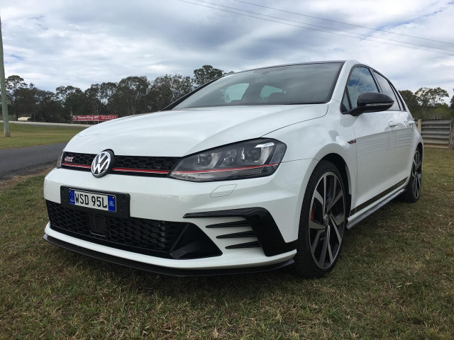 Volkswagen Golf GTI фото