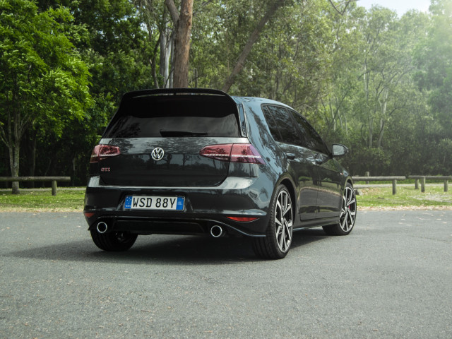 Volkswagen Golf GTI фото