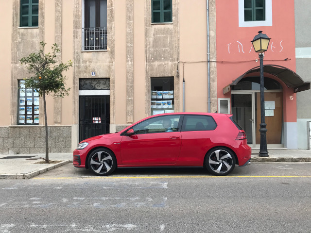 Volkswagen Golf GTI фото