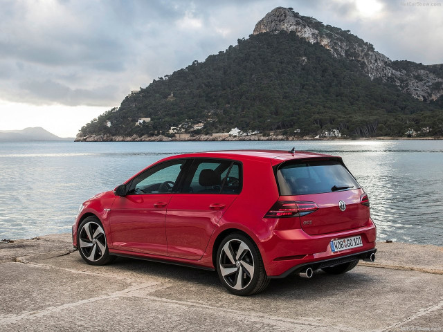 Volkswagen Golf GTI фото