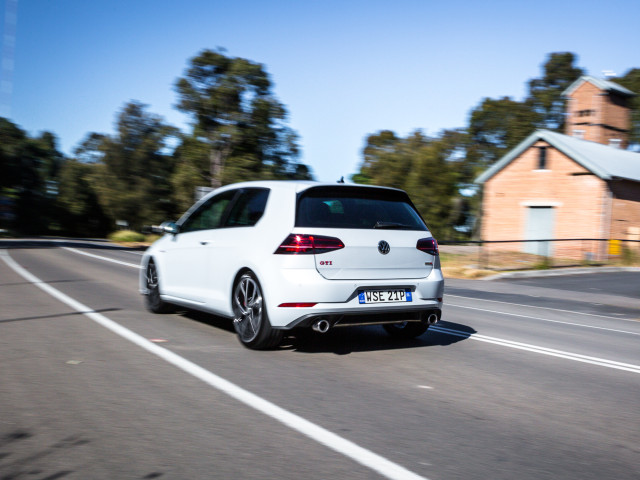 Volkswagen Golf GTI фото