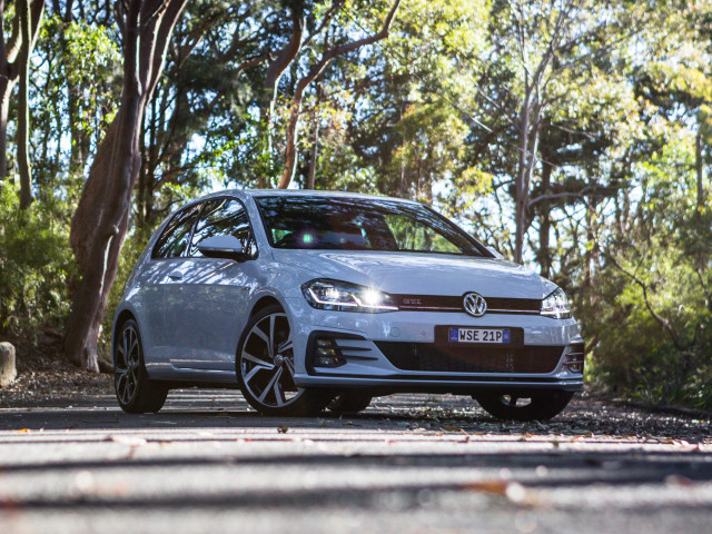 Volkswagen Golf GTI фото