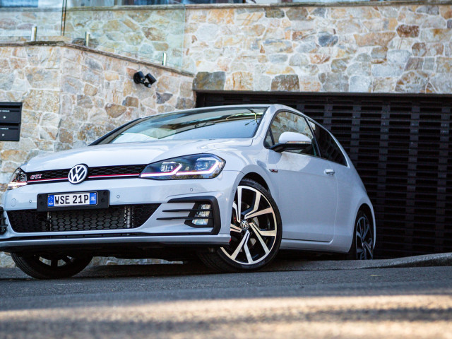 Volkswagen Golf GTI фото