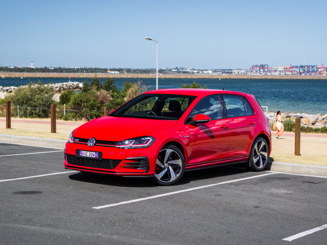 Volkswagen Golf GTI фото