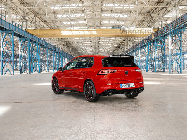 Volkswagen Golf GTI фото
