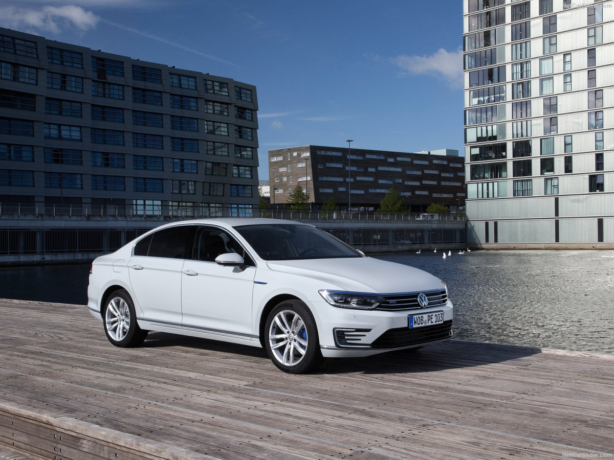 Volkswagen Passat GTE фото 152716