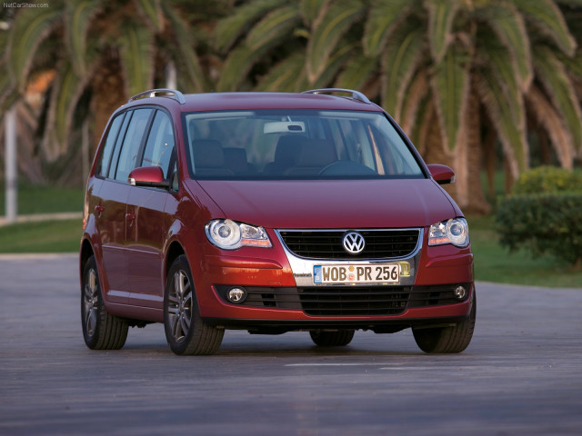 Volkswagen Touran фото