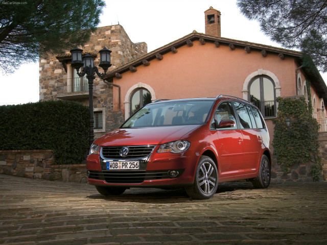 Volkswagen Touran фото