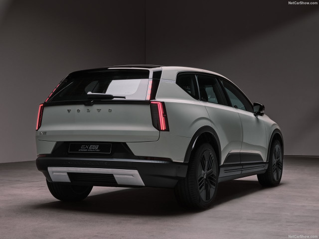 Volvo EX60 фото