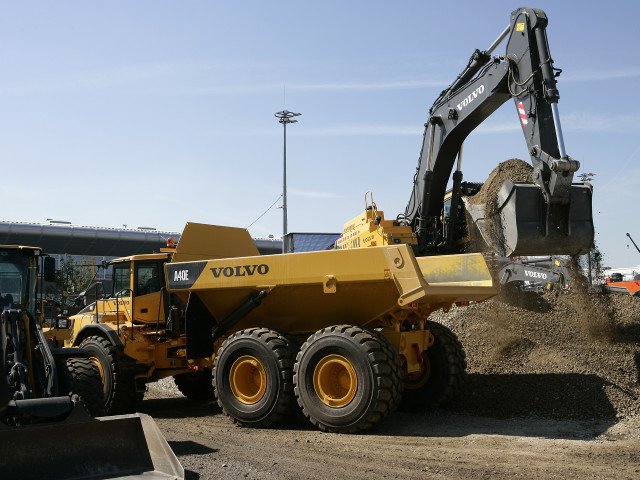 Volvo A40 фото